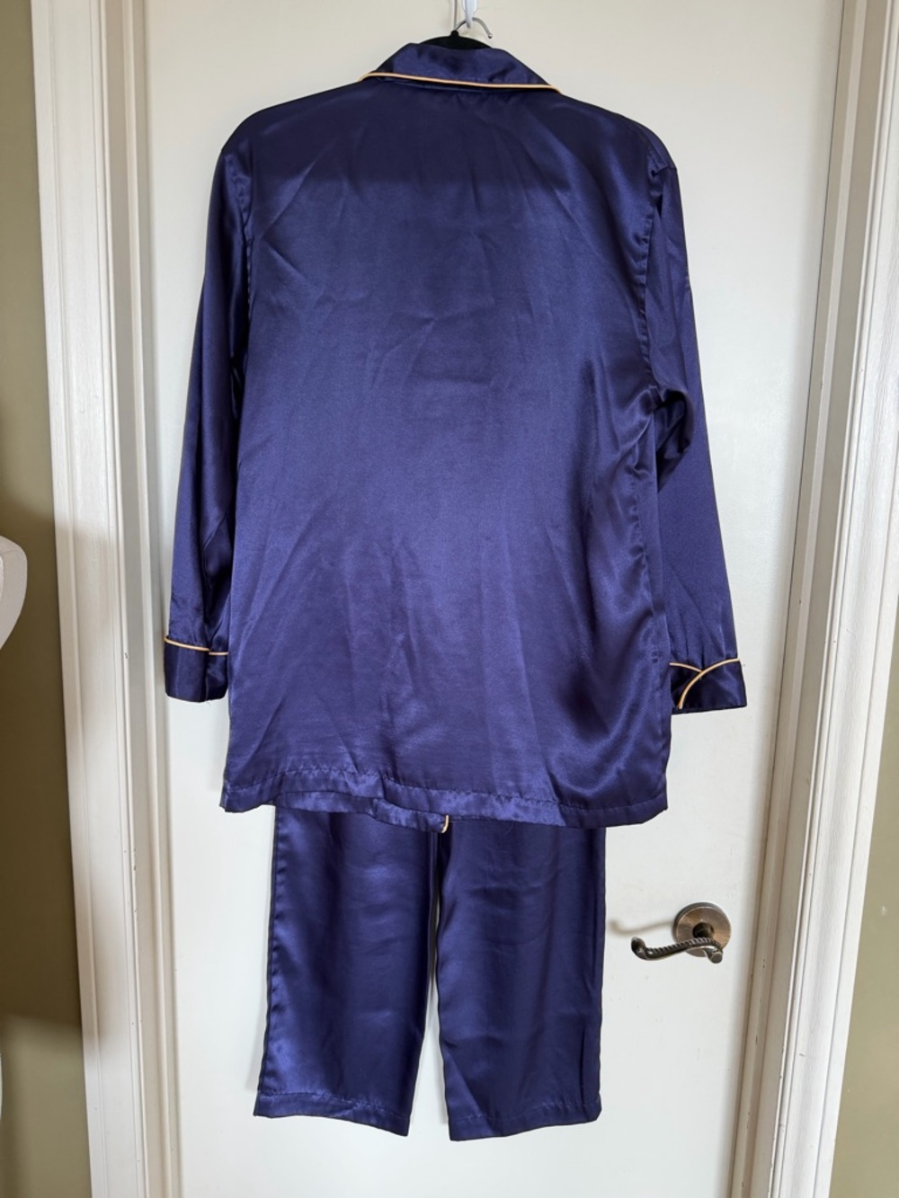Victoria’s Secret Purple Satin Pajama Set Gold Piping Size Small - Picture 2 of 8